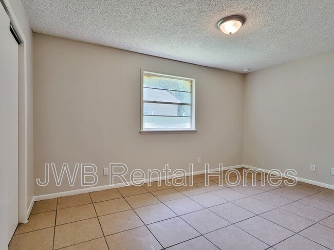 Photo - 3152 Thomas St