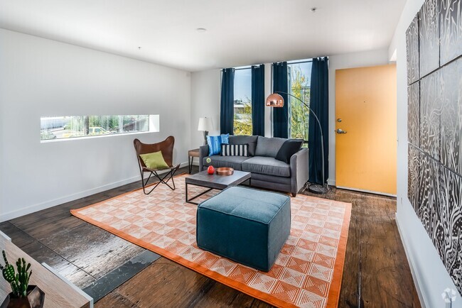 Building Photo - Containers on Grand Unit 1162 Rental
