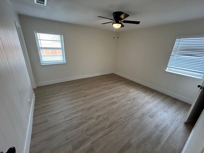 Photo - 1115 Westmoreland Dr