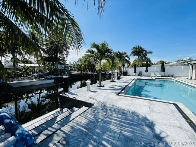 Building Photo - 2531 Gulfstream Ln