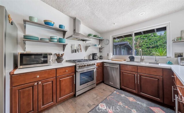 Photo - 13557 Kittridge St