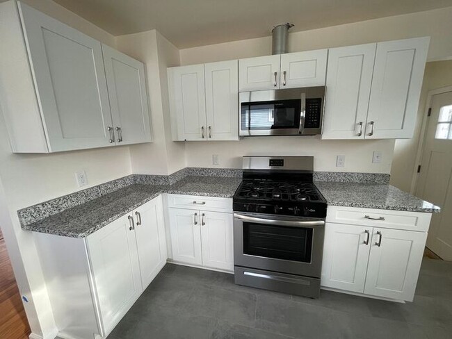 Photo - Charming 3-Bedroom Home with Finished Basement in Waterford Township