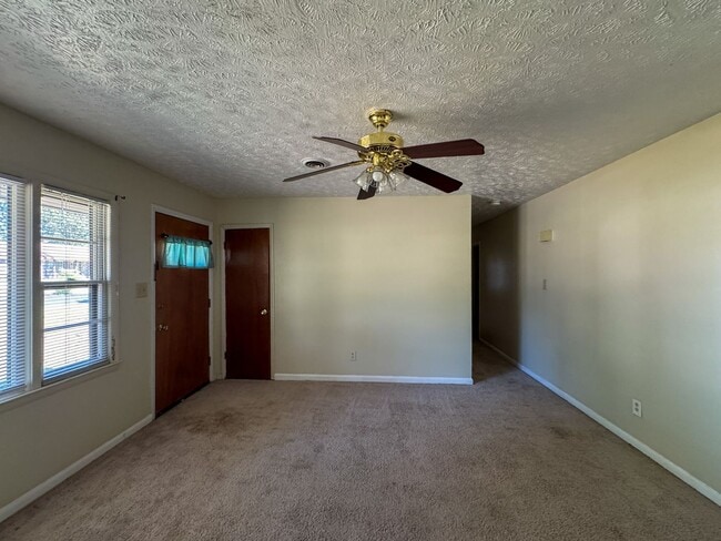 Photo - Cute 3 Bed 1.5 Bath Home with Fenced Yard