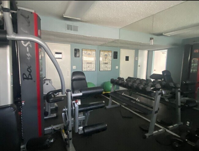 Photo - Hollywood Luxury 2 Bed Condo!