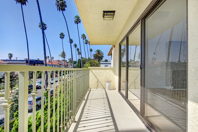 Photo - 843 18th St in Santa Monica.  Steps to Mon...