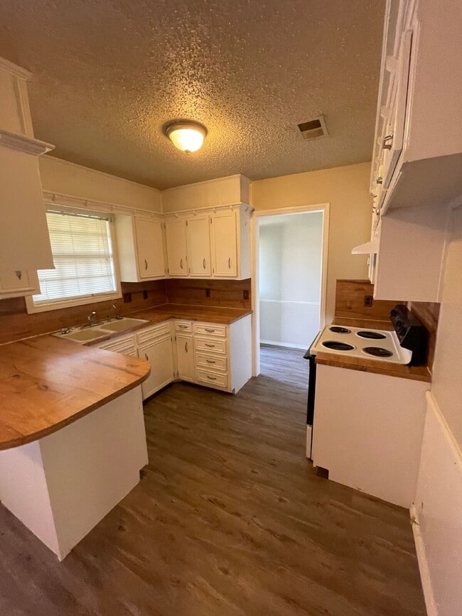 Photo - House Located Between Two Parks & Near Mov...