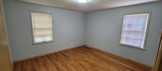 Photo - 2612 Warrensville Center Rd Unit 2