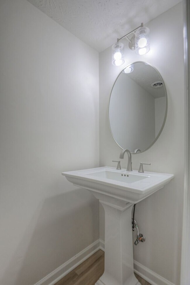 Photo - Renovated Home in Nashville near Nipper's Corner Unit 103