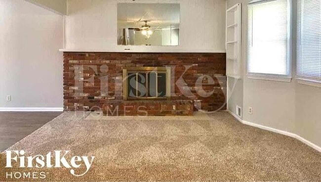 Photo - 8101 Willow Way