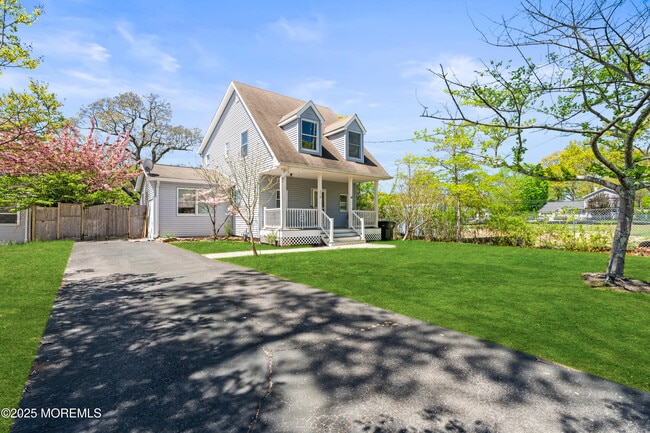 Photo - 216 Chatham Ave