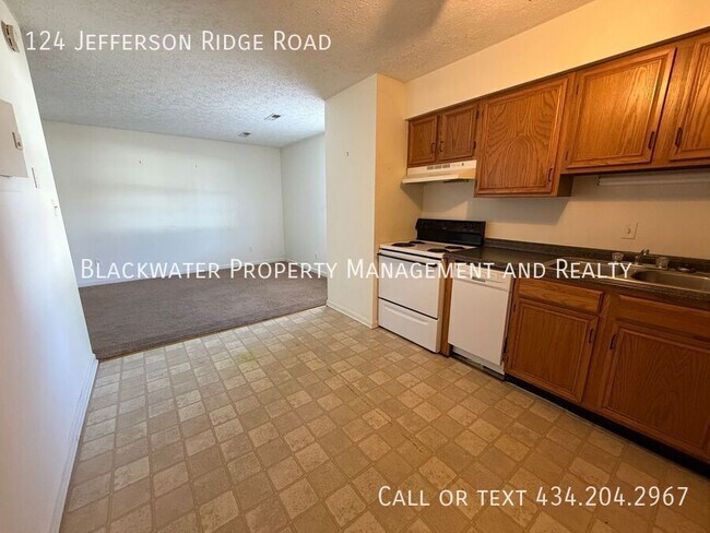 Photo - 124 Jefferson Ridge Rd
