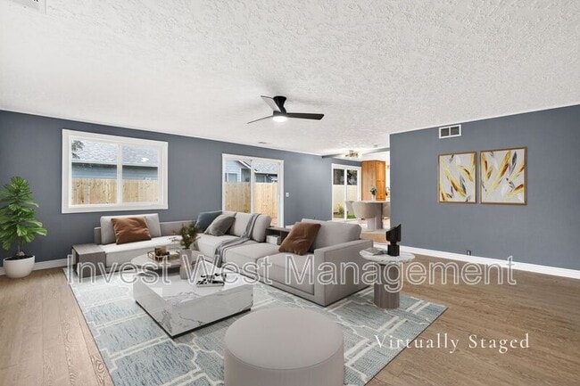 Photo - 8808 NE 33rd St