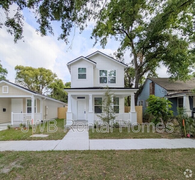 Building Photo - 733 Pippin St Rental