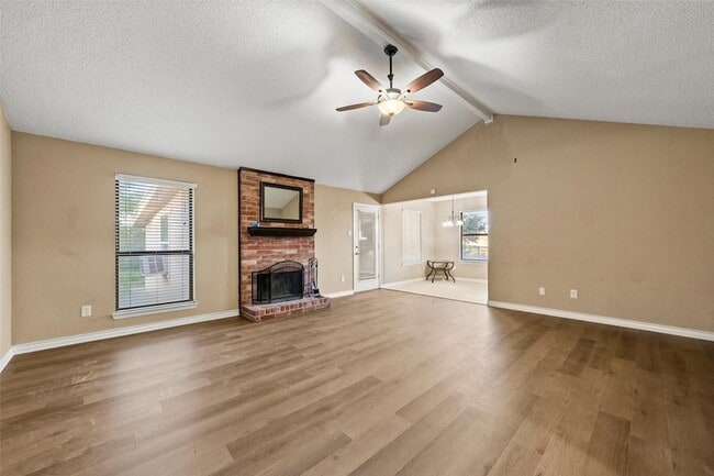 Photo - 614 Circle Creek Dr