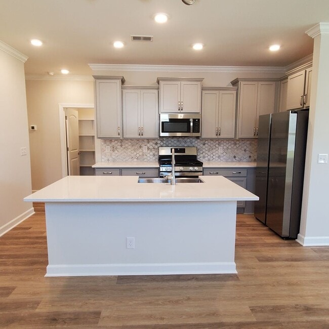 Photo - 617 Cascade Lp