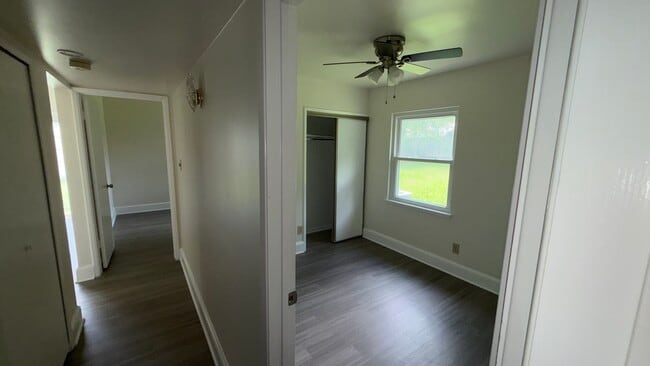 Photo - 2122 Sharpshire Ln