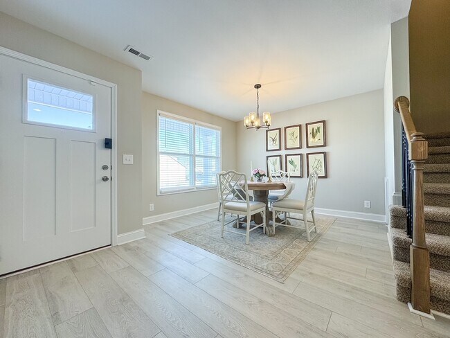 Photo - 230 Wexford Wy