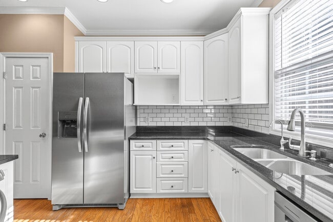 Photo - 212 Doral Dr