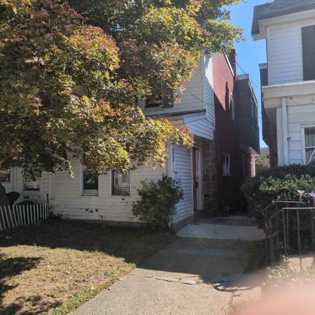 Building Photo - 2608 N Monroe St