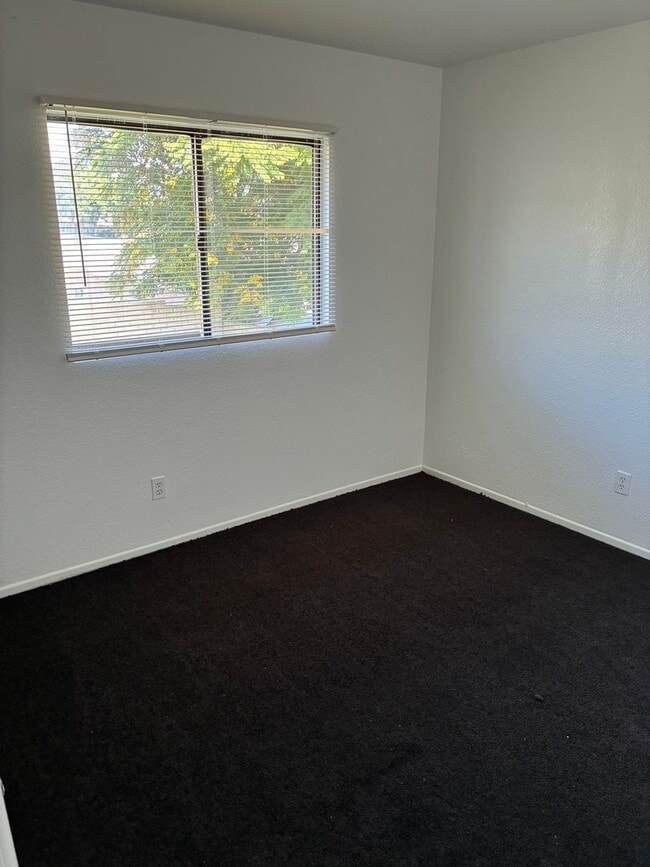 Photo - ( ( ( New Paint New Carpet ) ) ) 3 bed 2.5 bath La Sierra Home
