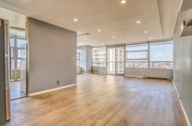 Building Photo - 6050 JFK Blvd E Unit 15G Rental