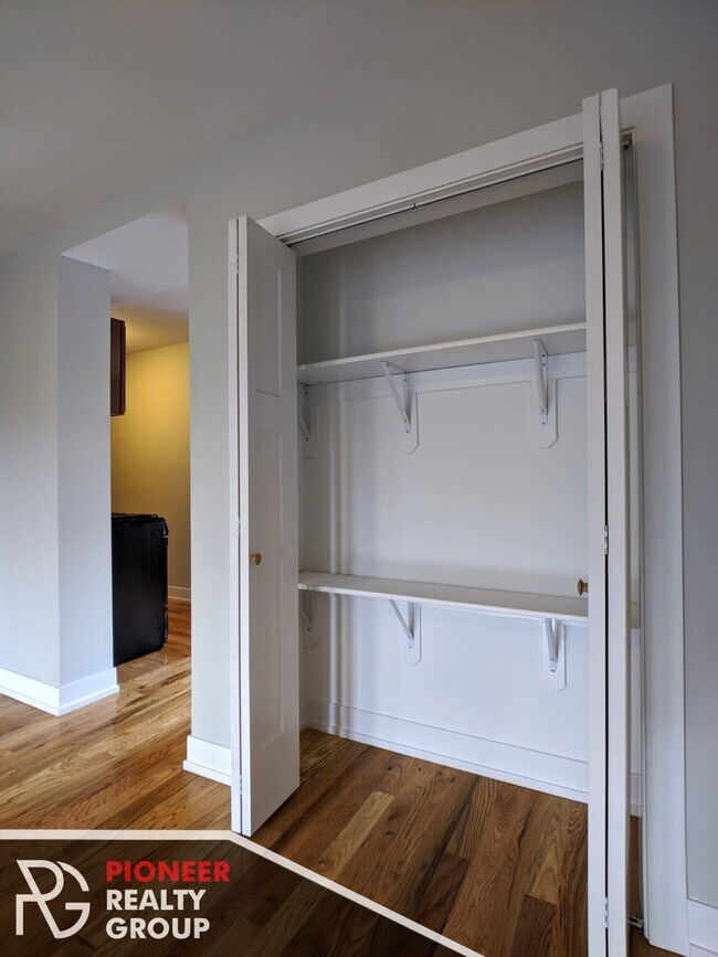 Photo - 557 W Arlington Pl Unit 5