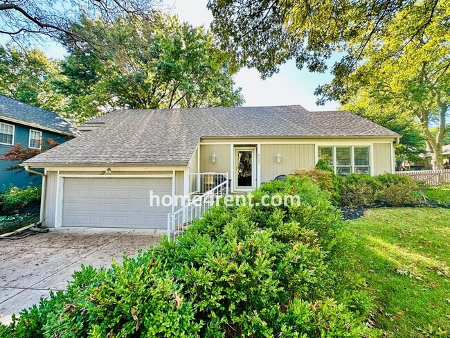 Building Photo - A Lovely, Four Bedroom Lenexa Home w/ Wood...