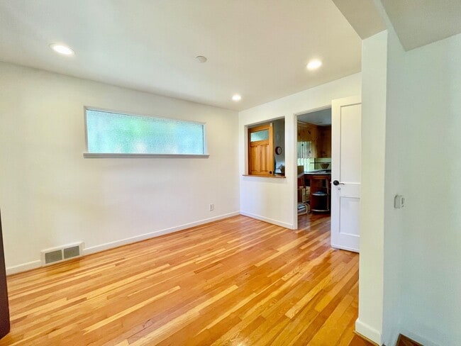 Photo - 11524 6th Ave NW