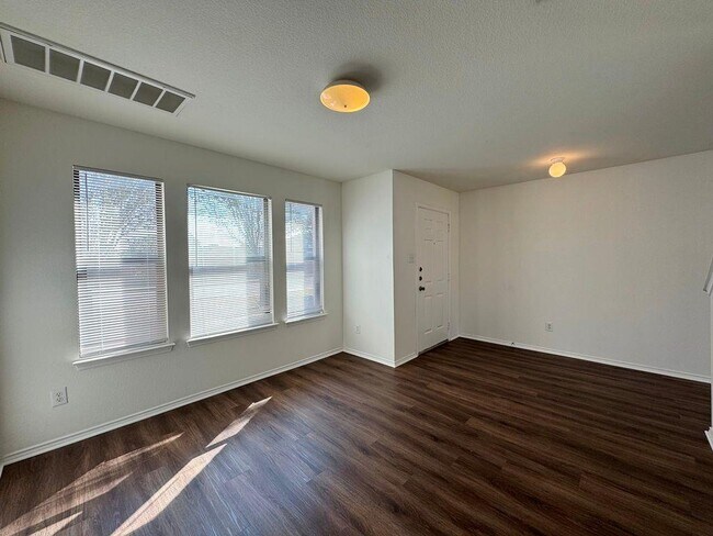 Photo - 2013 Rim Rock Dr