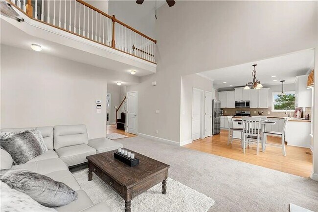 Photo - Beautiful home in Stratford on Lanier-5 bed 3 bath in sought after swim, tennis and lake community!