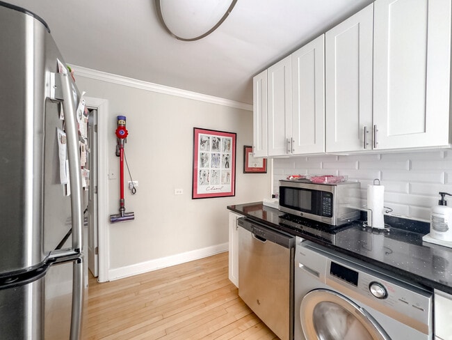 Photo - 733 Elm Unidad 203