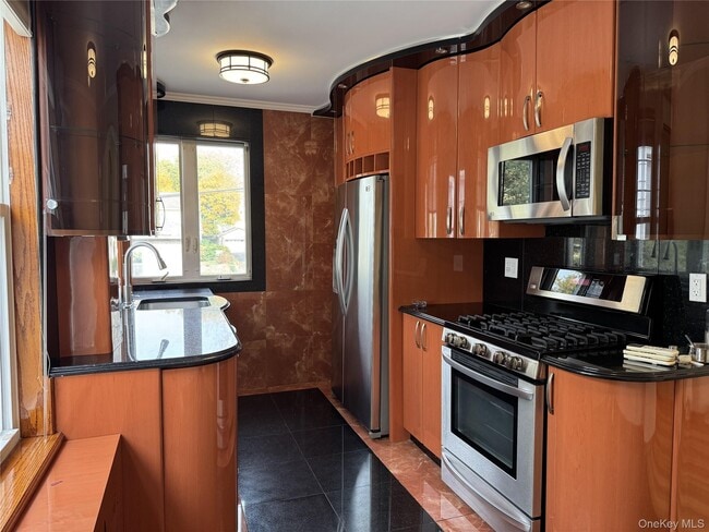 Building Photo - 713 Yonkers Ave Unit 2