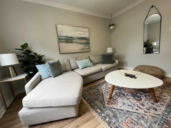 Photo - 1170 Queen St E Unit ID1227127P