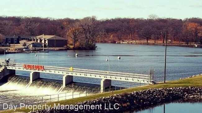 Photo - 410 Fox Shores Dr