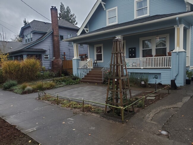 Main house from the street - 3924 SE Grant Ct Unit C