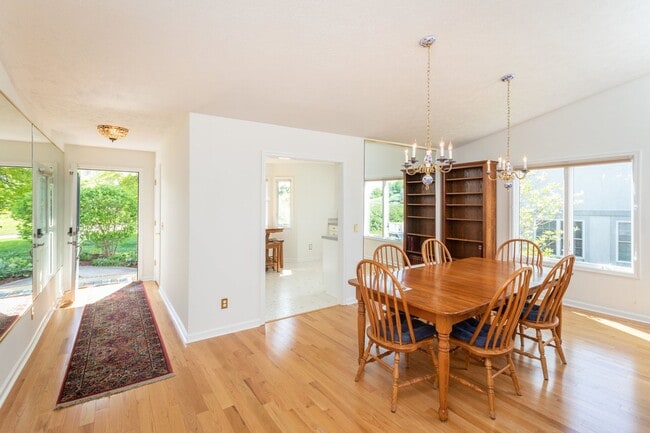 Photo - Spacious Duplex in Lake Terrace