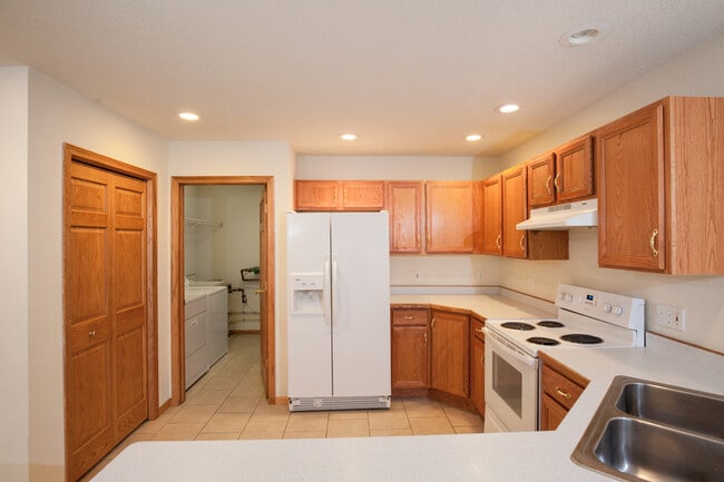 Photo - 409 Sarah Cir