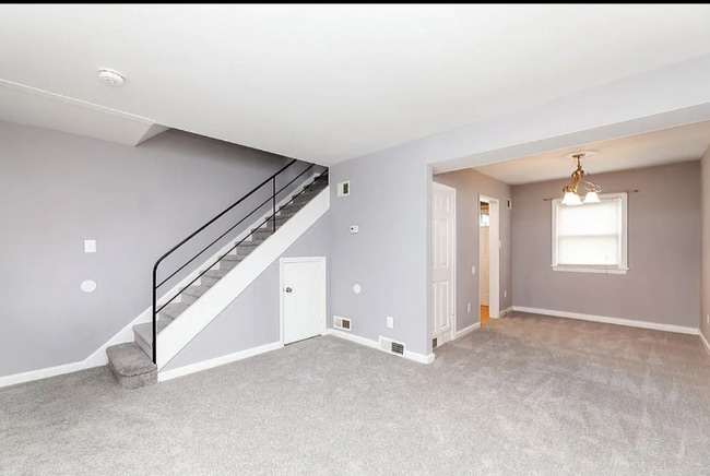 Photo - 2570 Iverson St