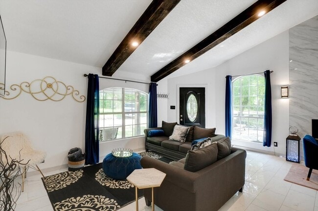 Photo - 624 Apache Trail