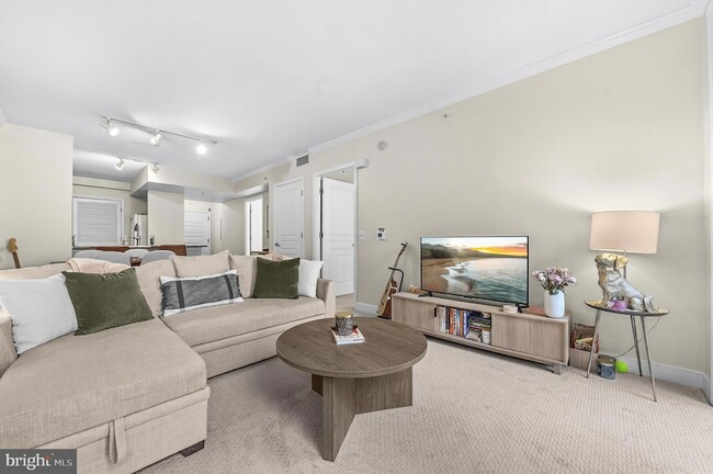 Photo - 631 D Street NW Unidad 336