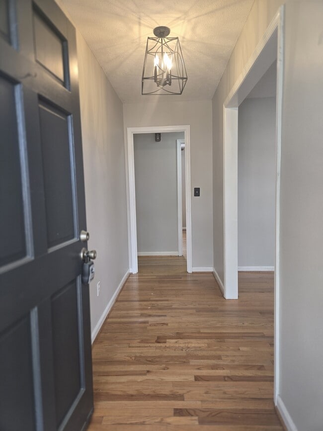 Photo - 2439 Dartmouth Dr