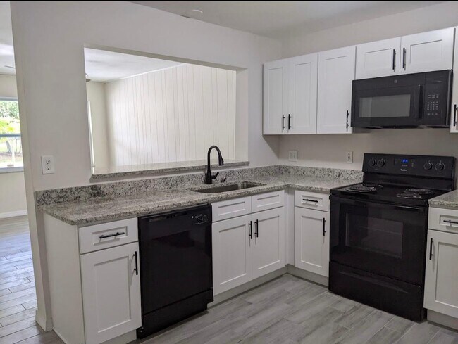 Photo - 2691 South Dr Unit 1