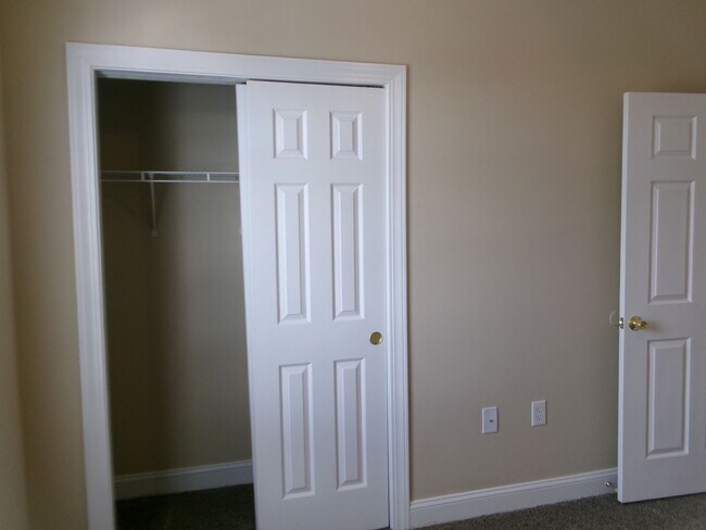 Photo - 3 bedroom, 2 bath condo located in Fountain Pointe Unit 204