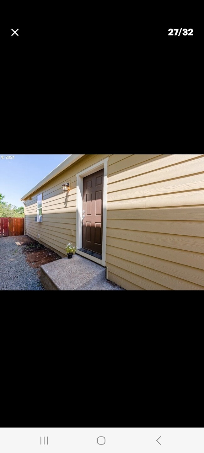 Front door on the side - 280 Forest Ln