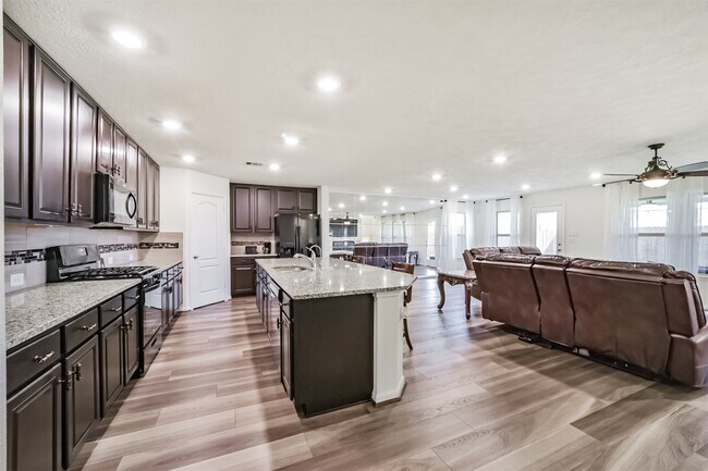 Photo - 25546 Kensington Lk Dr
