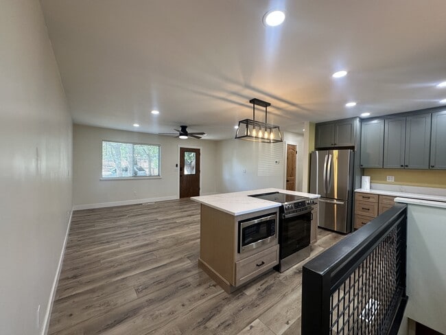 Photo - 423 Huntridge Dr
