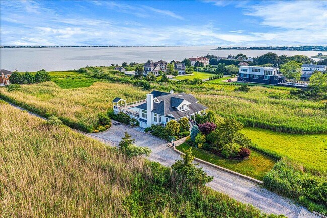 13 Bay Meadow Ln