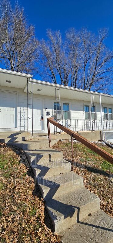 Photo - 1007 N Scott Ave Condo Unit building 7