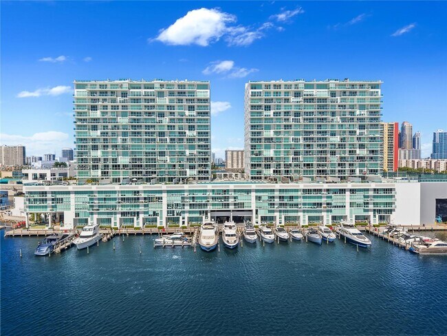 Building Photo - 400 Sunny Isles Blvd Rental