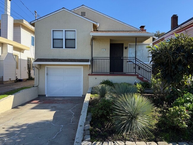 Building Photo - 1816 Walnut St Unit 1816